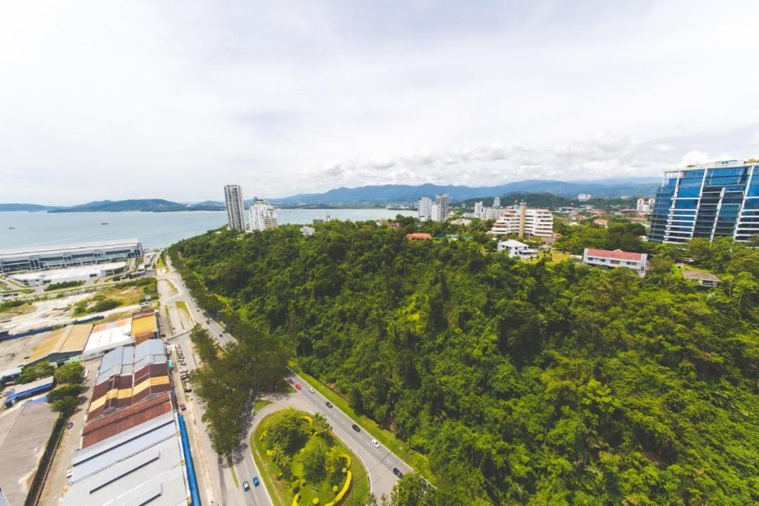 Jesselton Quay Seaview # Chariskey Suites Kota Kinabalu Exterior foto